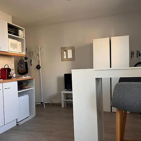 Apartman Bright Close To The Sea