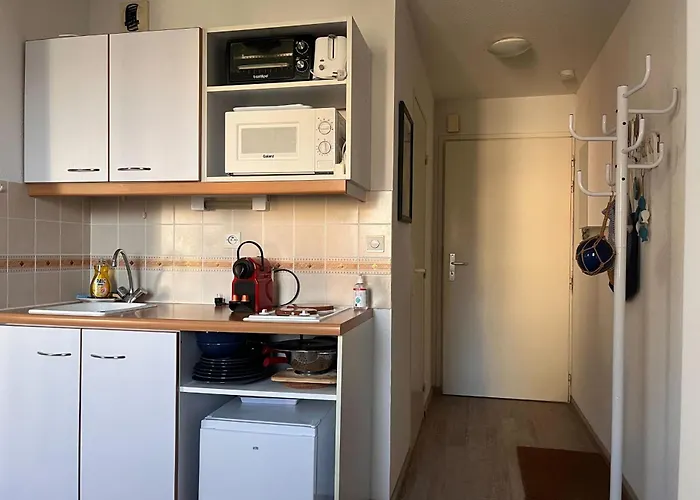 Bright Close To The Sea Апартаменты *