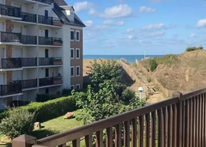 Апартаменты Bright Close To The Sea *